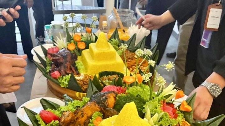 Tumpeng served at the soft opening celebration